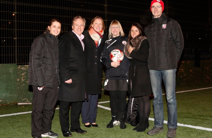 Henry Smith MP welcomes Sports Minister to Crawley Old Girls' Session