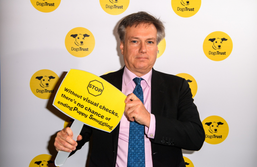 Henry Smith MP joins Dog Trust in calling for an End to Puppy Smuggling