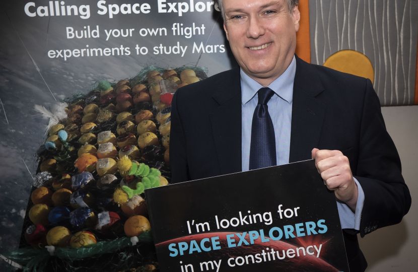 Henry Smith MP urges Crawley Schools to take park in Thales Alenia Space's Marsballoon Project